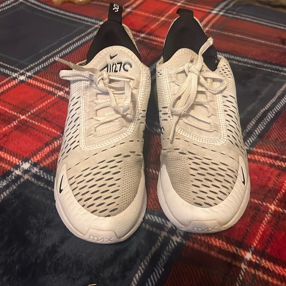 Nike 270